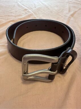 Old Navy Boy’s Classic Brown Leather Belt with Silver Buckle (NWOT)